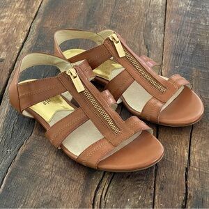 Michael Kors MICHAEL Berkley Brown Tan Leather Zip-Front Flat Sandals Sz 8